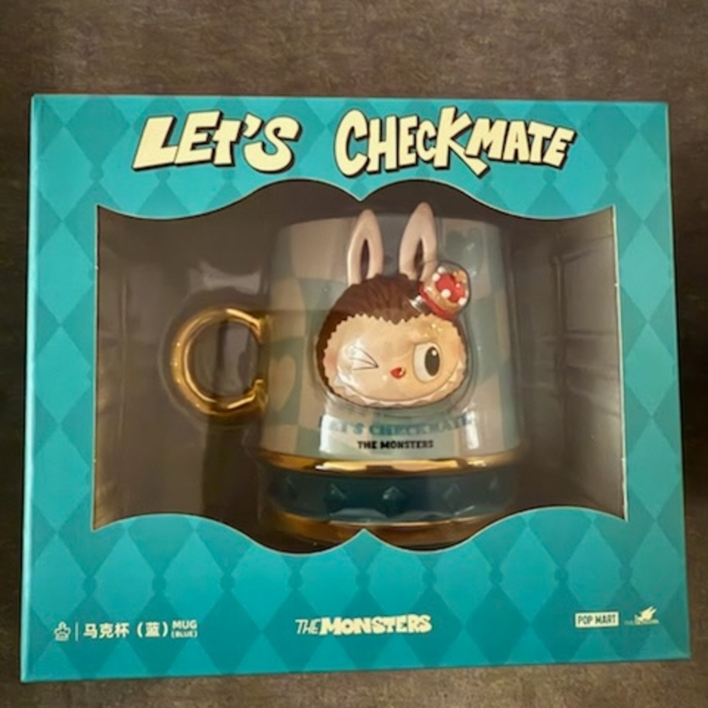 Checkmate Mug with Gold Handle